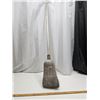 Image 1 : 53" Broom