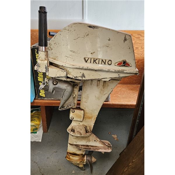 Viking outboard motor w/ owners manual rebuilt fuel pump, carb clean+kit and new water pump and gas 