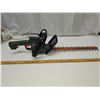 Image 5 : 18" Black & Decker HedgeHog Electric Trimmer