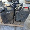 Image 1 : 3 jerry cans