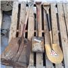 Image 1 : 3 shovels