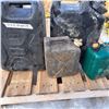 Image 3 : 4 jerry cans various sizes