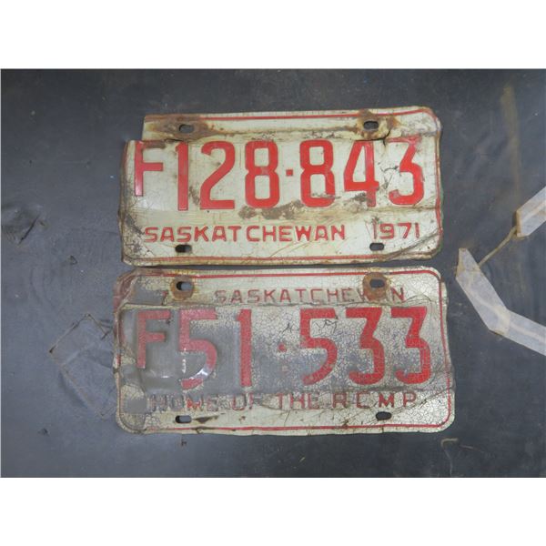 two vintage 1971 Sask license plates