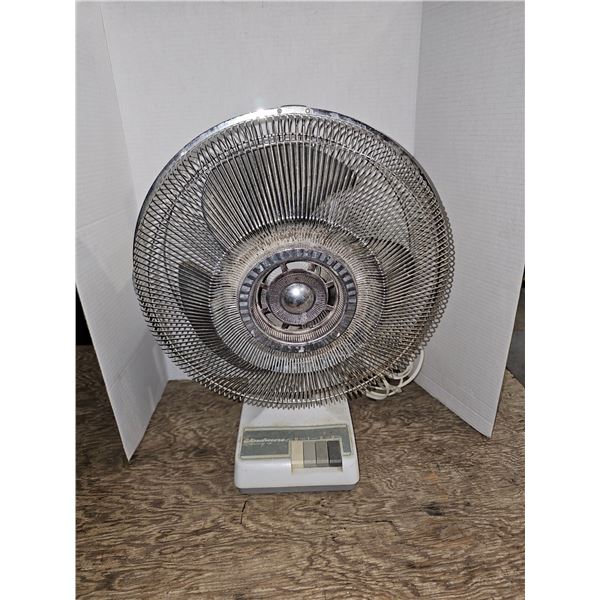 Windmere 12" Oscillating Fan