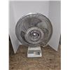 Image 1 : Windmere 12" Oscillating Fan