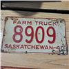 Image 1 : licence plate Sask 4 digit farm truck
