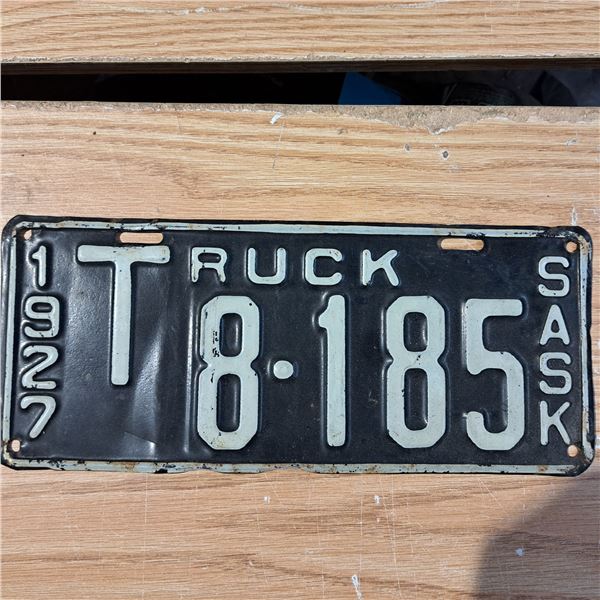 licence plate Sask 1927 truck 4 digit