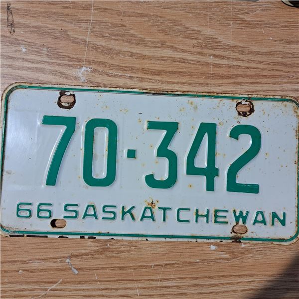 licence plate Sask 1966 5 digit pair