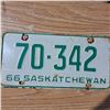 Image 1 : licence plate Sask 1966 5 digit pair