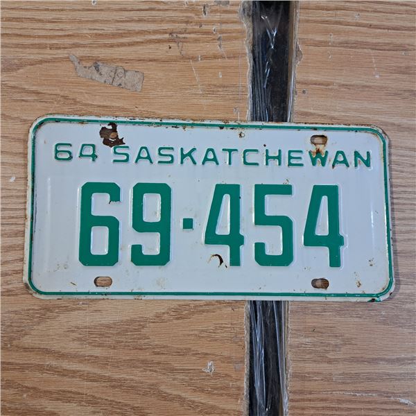 licence plate Sask 1964 5 digit
