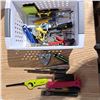 Image 2 : Basket of tools