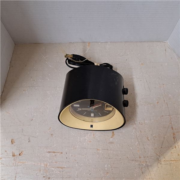 Panasonic alarm clock with radio