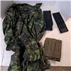 Image 2 : Military jacket large and military pouches