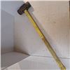 Image 1 : Yellow sledge hammer