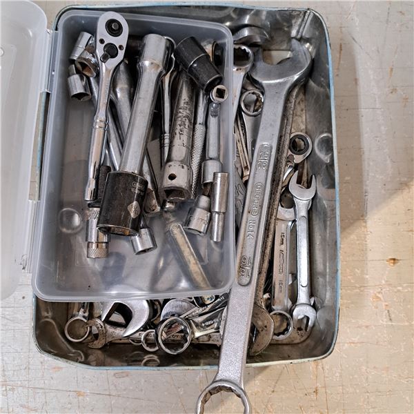 ratchets and wrenches