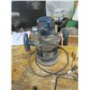 Image 7 : Bosch 2.25HP 1/2" variable speed router with both plunge and fixed bases