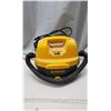 Image 4 : DeWalt shop vacuum