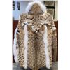 Image 2 : CASCADE FUR: Ladies Natural Lynx Jacket with White Fox Trim