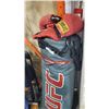 Image 2 : UFC PUNCHING BAG AND EVERLAST BOXING GLOVES