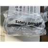 Image 2 : TRAY AND BOX OF SAFETY GOGGLES