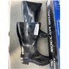Image 2 : MATRIX SOCCER GOAL AND PAIR OF RUBBER BOOTS  SIZE 7