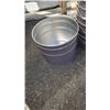 Image 2 : 14 METAL BUCKETS