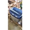Image 1 : PLASTIC TOTES