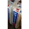 Image 2 : 2 BUNDLES OF INSULATION