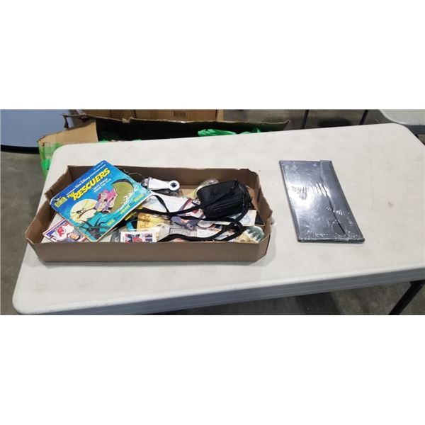 TRAY OF COLLECTIBLE ITEMS