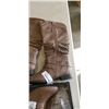 Image 2 : 2 NEW PAIRS OF LEATHER BOOTS SIZE 5 AND 7.5