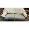 Image 5 : RATTAN LOVESEAT AND COFFEE TABLE