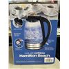 Image 3 : HAMILTON BEACH 1.7L GLASS ELECTRIC KETTLE - TESTED WORKING, RETAIL $59