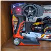 Image 2 : MAISTO RC F1 1/10 SCALE WORKING WITHEXTRA BATTERY AND REMOTE