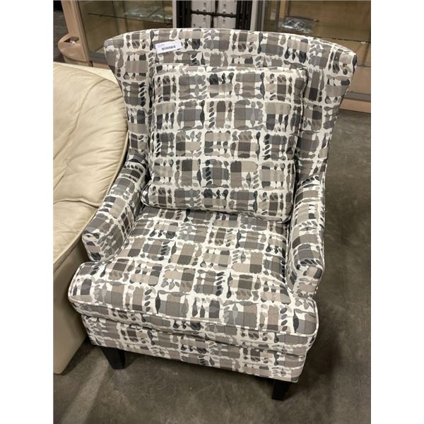 ACCENT CHAIR