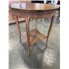 Image 2 : VINTAGE ROUND TABLE