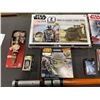Image 2 : 10 STAR WARS COLLECTION LIGHT SABER, GAMES, PEN, FIGURES, ETC