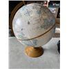 Image 2 : ADVENTURE GLOBE AND REGULAR GLOBE