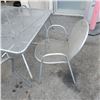 Image 4 : PATIO TABLE AND 4 METAL CHAIRS