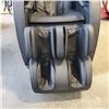Image 3 : INSIGNIA 2D ZERO GRAVITY MASSAGE CHAIR - TESTED WORKING, RETAIL $2699