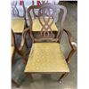 Image 2 : 6 MATCHING DINING CHAIRS