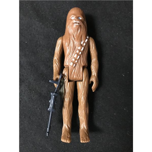 VINTAGE STAR WARS CHEWBACCA ACTION FIGURE WITH WEAPON (UNBOXED)