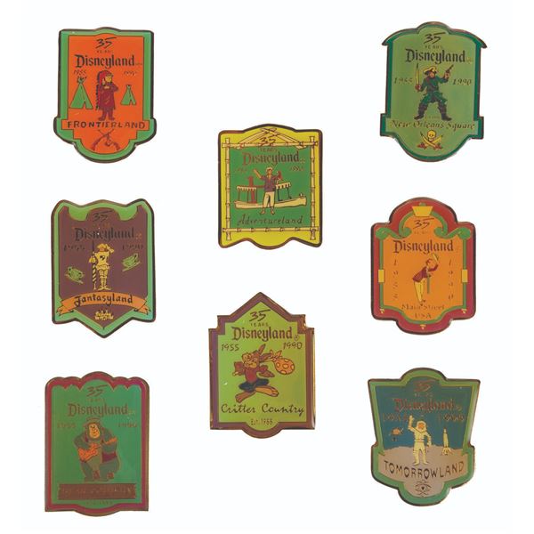 A Cast Exclusive 35th Anniversary Lands Pin Set.