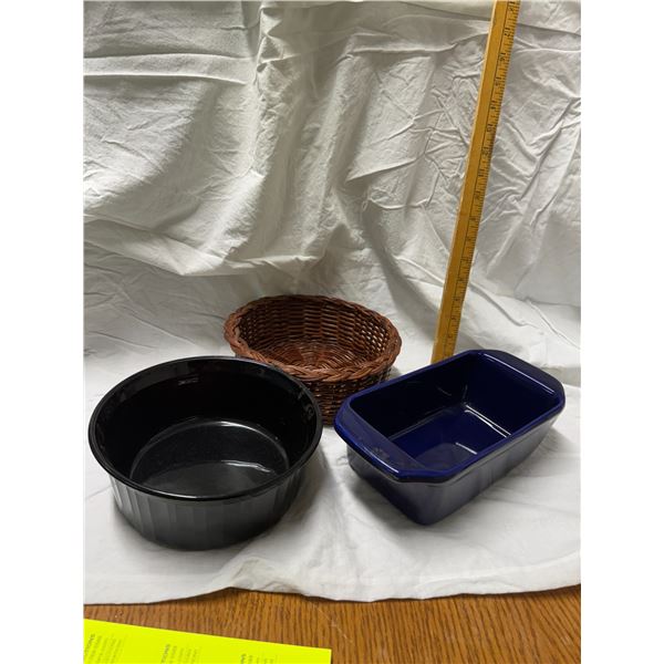 Baking dishes and basket
