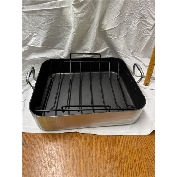Roasting pan