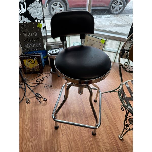 Stool swivel height adjust