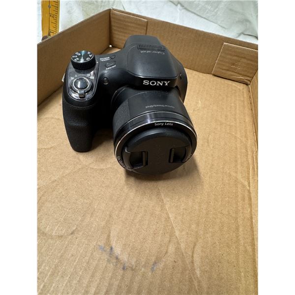 Sony cyber shot 20.1 megapixel camera DSC – H400