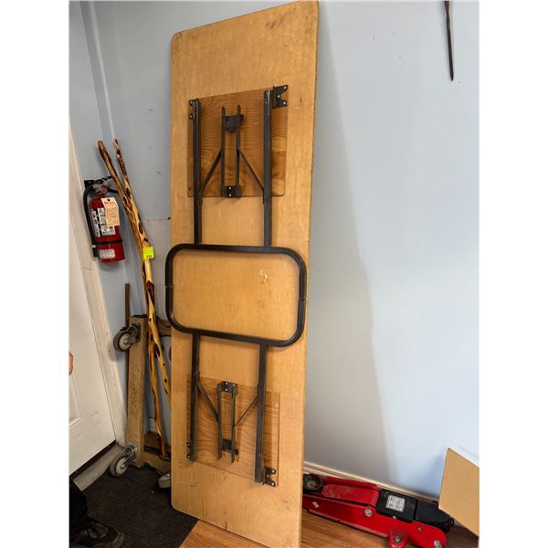 folding table