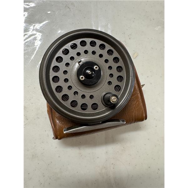 Rim fly reel