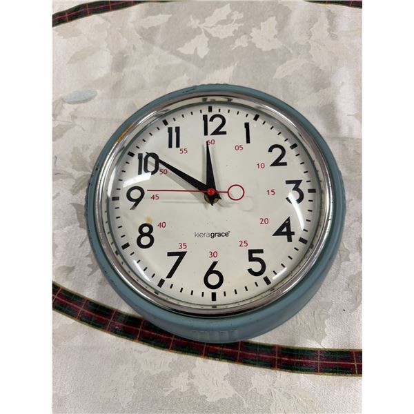 Battery operated clock
