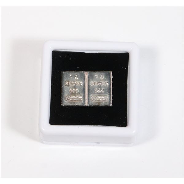 TWO SILVER GRAM BARS IN GEMSTONE DISPLAY CASE